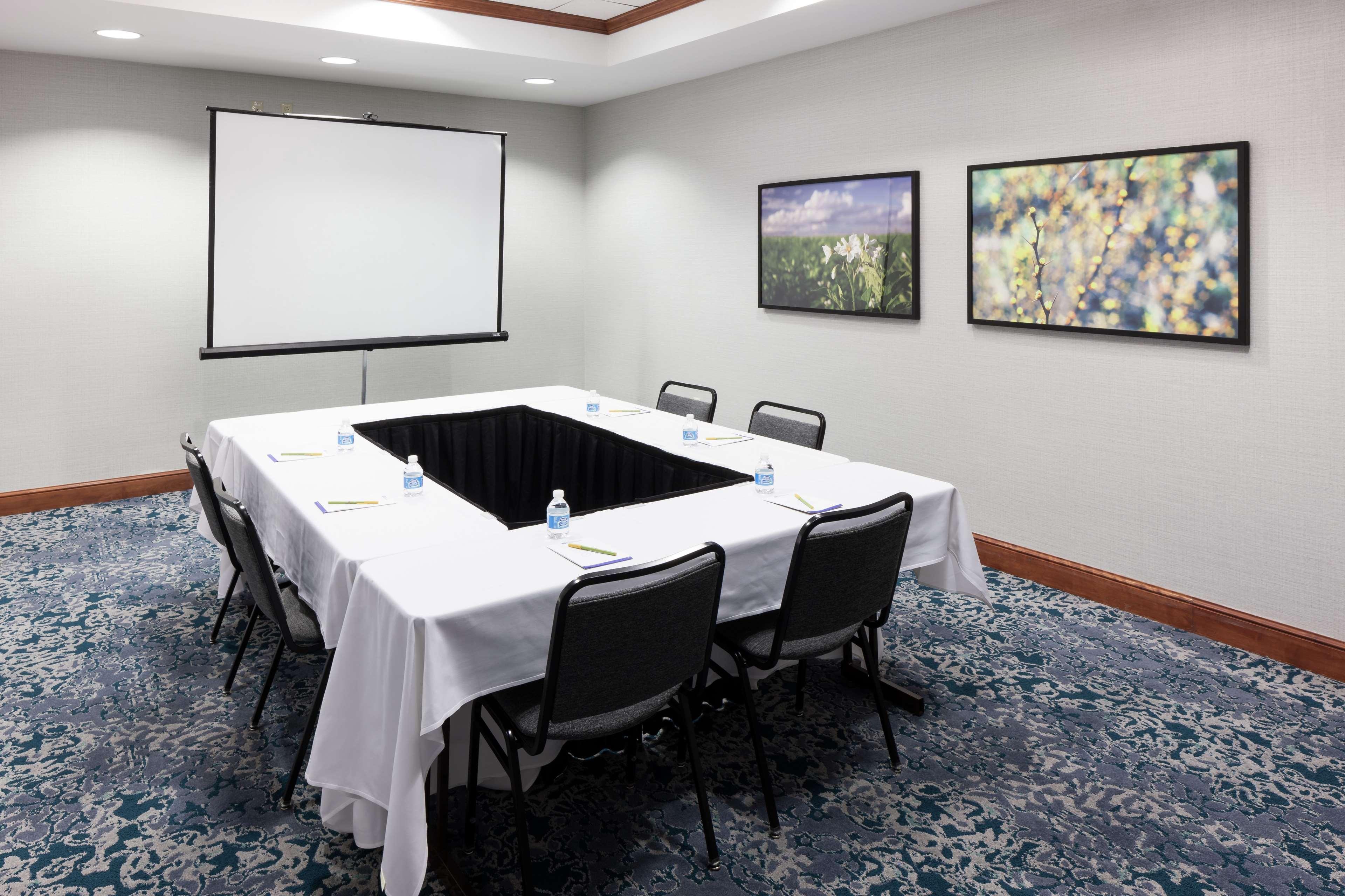 Hilton Garden Naperville/warrenville 3* Warrenville