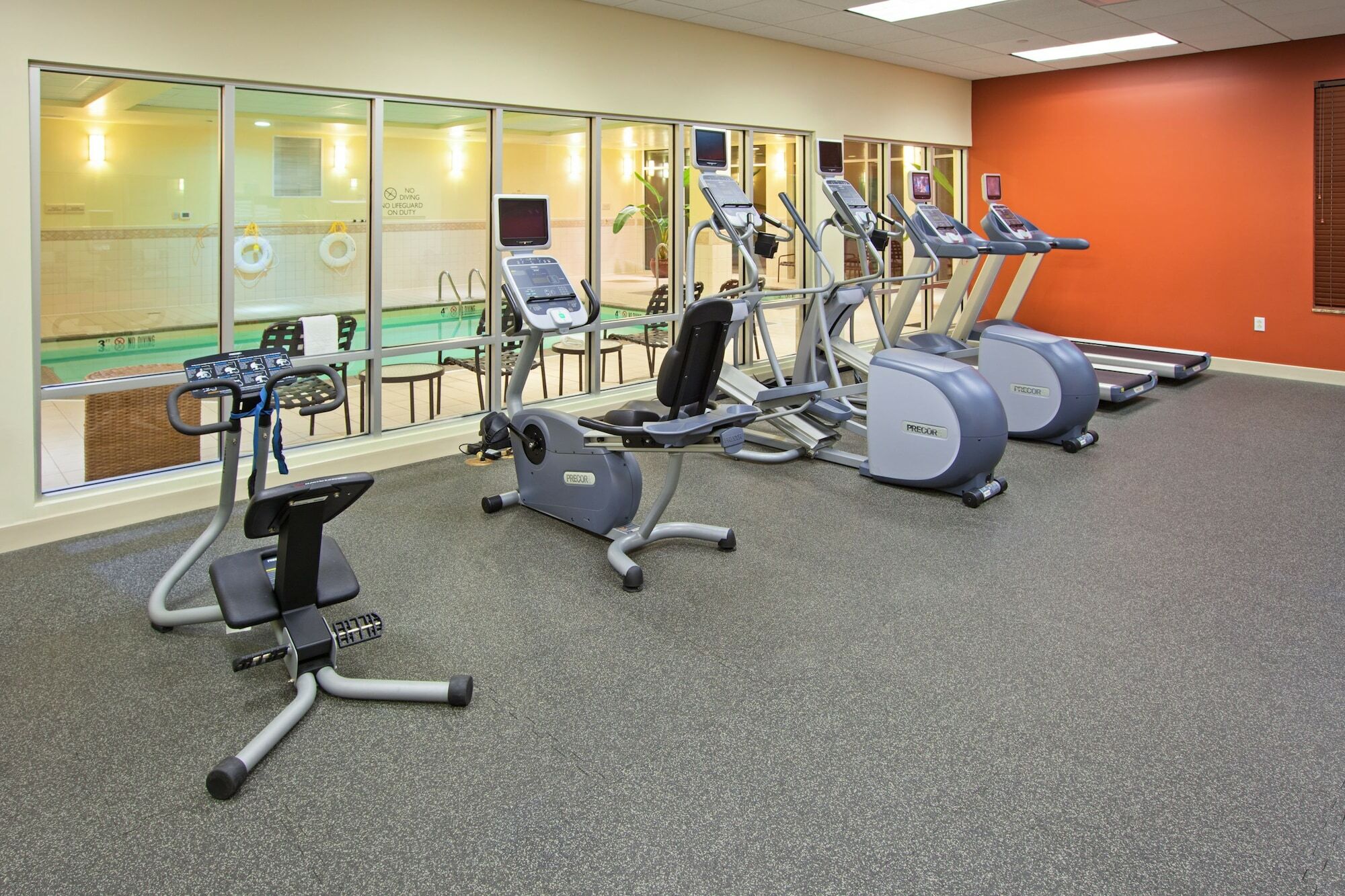 Hilton Garden Naperville/warrenville 3*